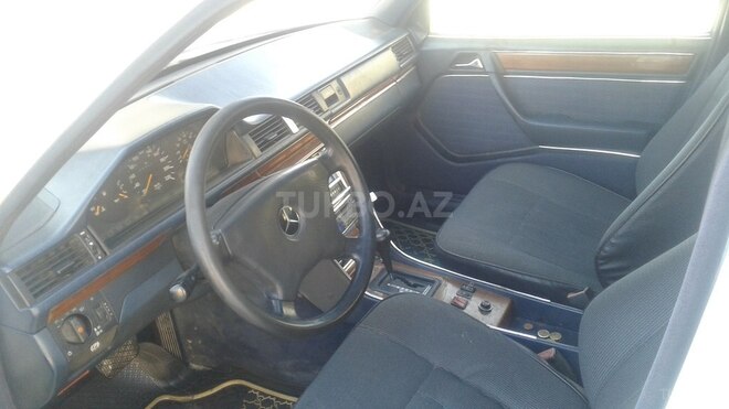 Mercedes E 200 1992, 324,699 km - 2.0 l - Bakı