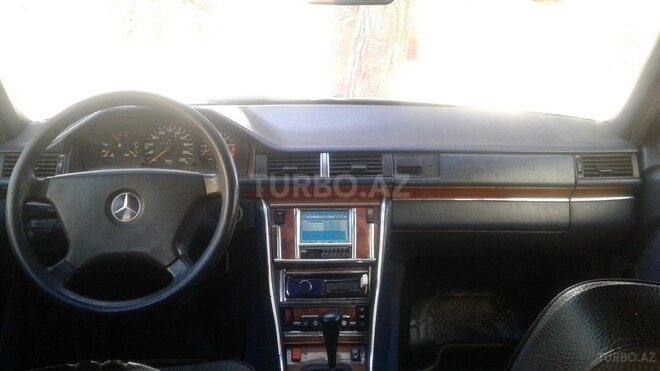 Mercedes E 200 1992, 324,699 km - 2.0 l - Bakı