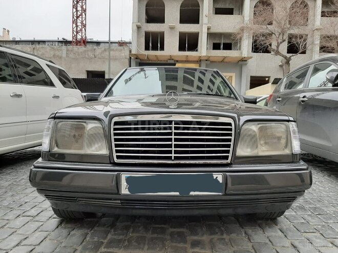 Mercedes E 220 1995, 198,400 km - 2.2 l - Bakı