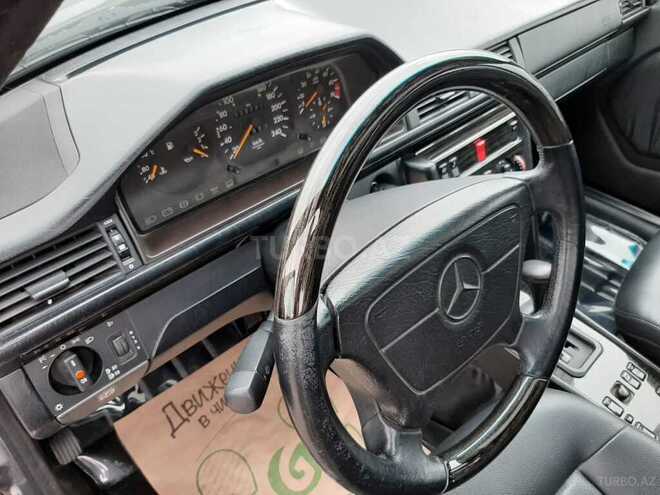 Mercedes E 220 1995, 198,400 km - 2.2 l - Bakı