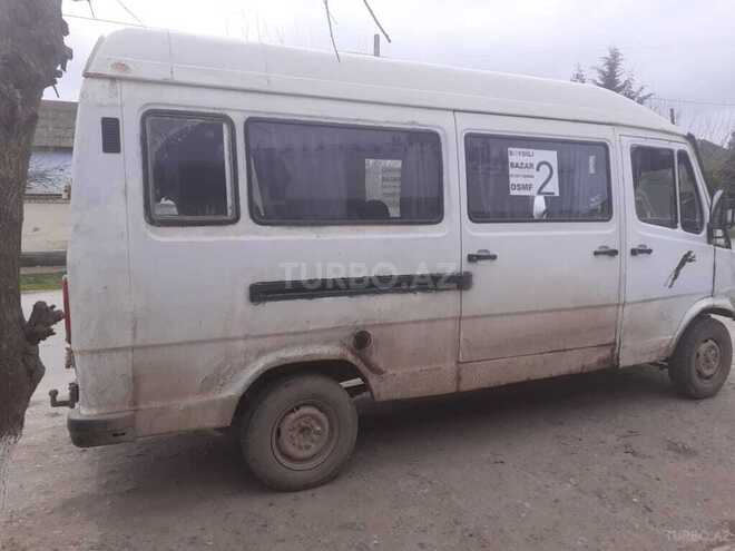 Mercedes 208 D 1990, 50,000 km - 0.3 l - Biləsuvar