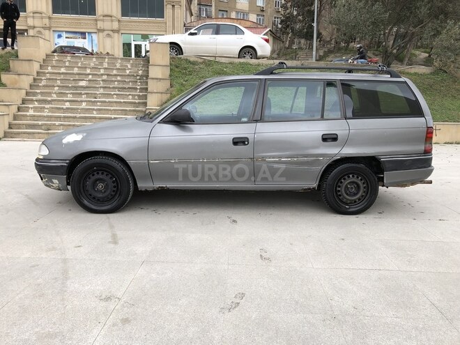 Opel Astra 1995, 461,000 km - 1.6 l - Bakı
