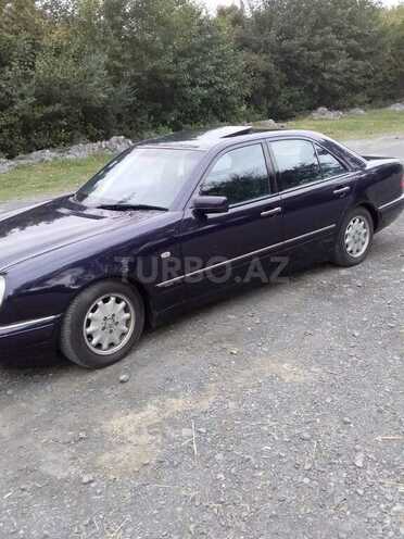 Mercedes E 200 1997, 290,000 km - 2.0 l - Qax