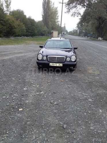 Mercedes E 200 1997, 290,000 km - 2.0 l - Qax