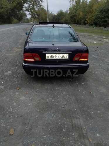Mercedes E 200 1997, 290,000 km - 2.0 l - Qax