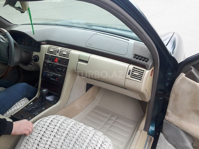 Mercedes E 230 1997, 386,200 km - 2.3 l - Bakı