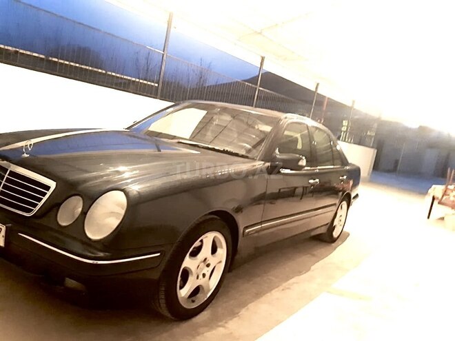 Mercedes E 240 2001, 260,000 km - 2.4 l - Bakı