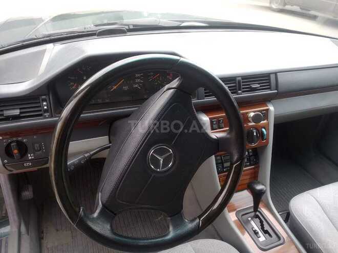 Mercedes E 220 1994, 222,000 km - 0.2 l - Bakı