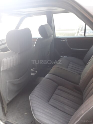 Mercedes E 200 1992, 256,000 km - 2.0 l - Bakı