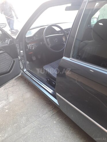 Mercedes E 200 1992, 256,000 km - 2.0 l - Bakı