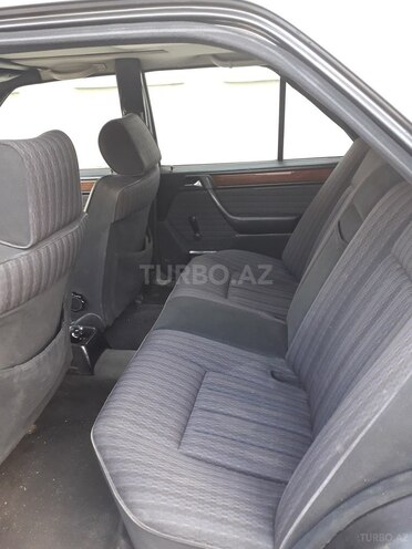 Mercedes E 200 1992, 256,000 km - 2.0 l - Bakı