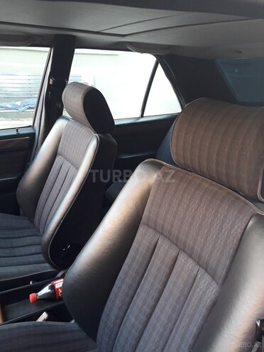 Mercedes E 200 1992, 256,000 km - 2.0 l - Bakı