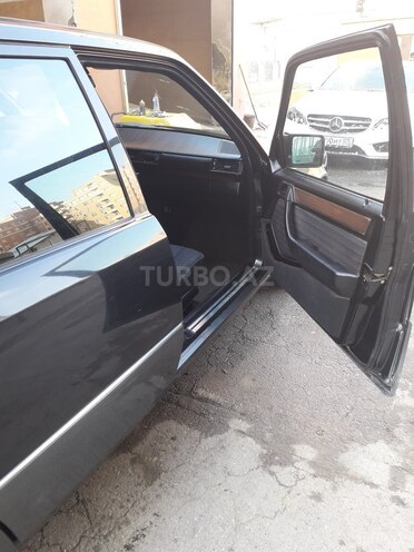 Mercedes E 200 1992, 256,000 km - 2.0 l - Bakı