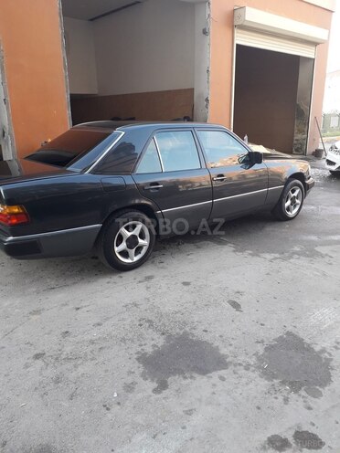 Mercedes E 200 1992, 256,000 km - 2.0 l - Bakı