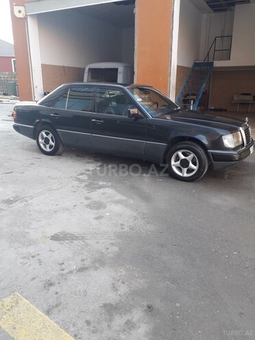 Mercedes E 200 1992, 256,000 km - 2.0 l - Bakı