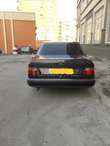 Mercedes E 200 1992, 256,000 km - 2.0 l - Bakı