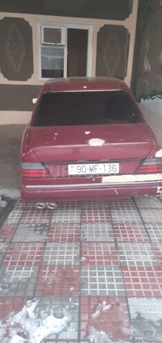 Mercedes E 200 1991, 136,000 km - 0.2 l - Şəki