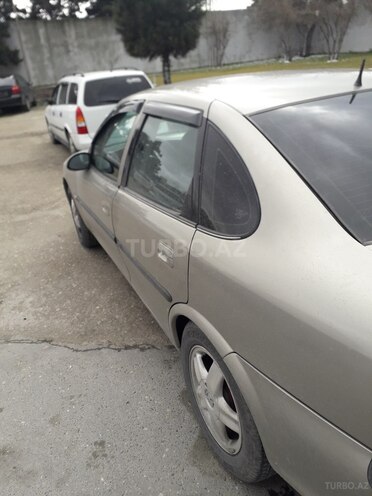 Opel Vectra 1996, 200,000 km - 2.0 l - Bakı