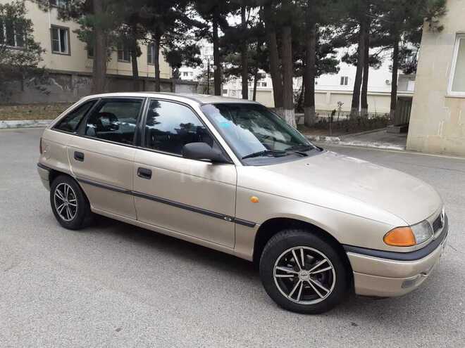 Opel Astra 1997, 270,000 km - 1.6 l - Bakı