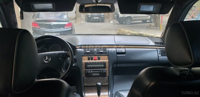 Mercedes E 240 2000, 300,000 km - 2.4 l - Bakı