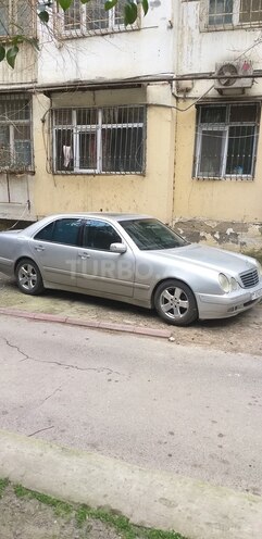 Mercedes E 240 2000, 300,000 km - 2.4 l - Bakı