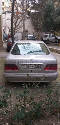 Mercedes E 240 2000, 300,000 km - 2.4 l - Bakı