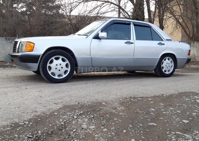 Mercedes 190 1990, 242,245 km - 2.0 л - Bərdə