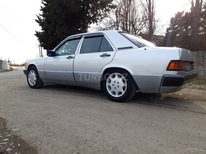 Mercedes 190 1990, 242,245 km - 2.0 л - Bərdə