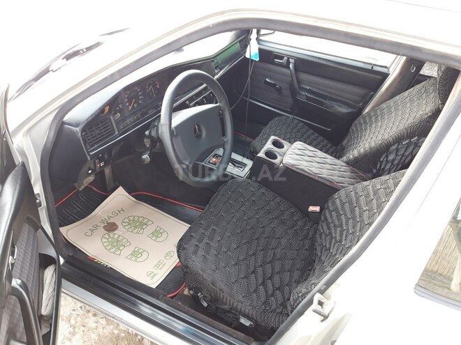 Mercedes 190 1990, 242,245 km - 2.0 л - Bərdə