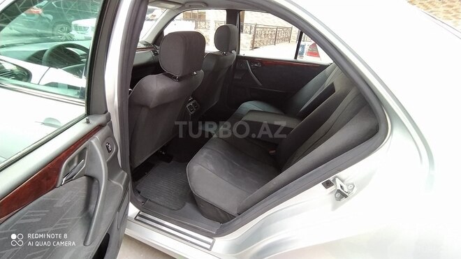 Mercedes E 200 2000, 244,000 km - 2.0 l - Gəncə