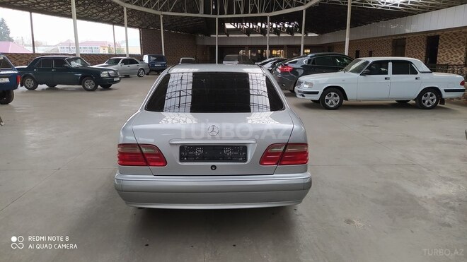 Mercedes E 200 2000, 244,000 km - 2.0 l - Gəncə
