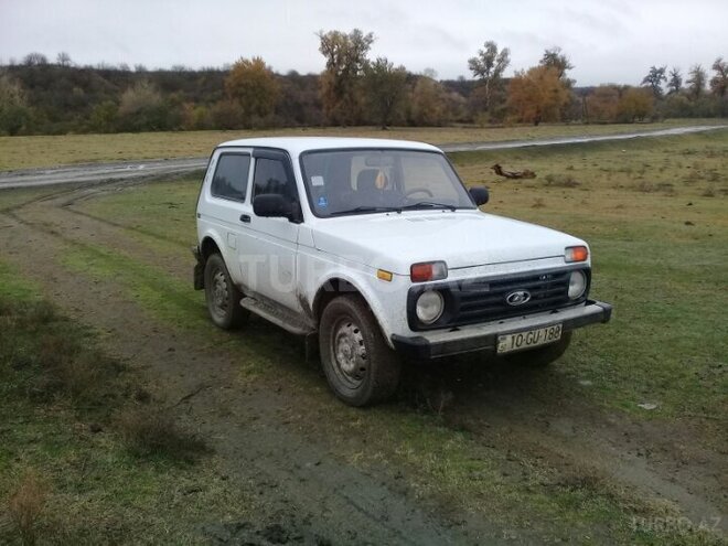 LADA (VAZ) Niva 2000, 235,000 km - 1.7 l - Qax