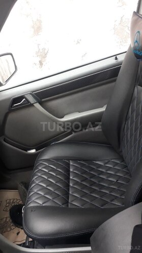 Mercedes E 220 1995, 295,000 km - 2.2 л - Bakı