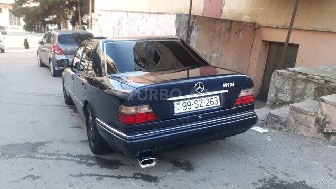 Mercedes E 220 1995, 295,000 km - 2.2 л - Bakı