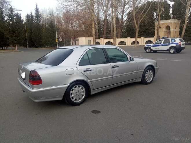 Mercedes C 240 2000, 226,000 km - 2.4 l - Mingəçevir