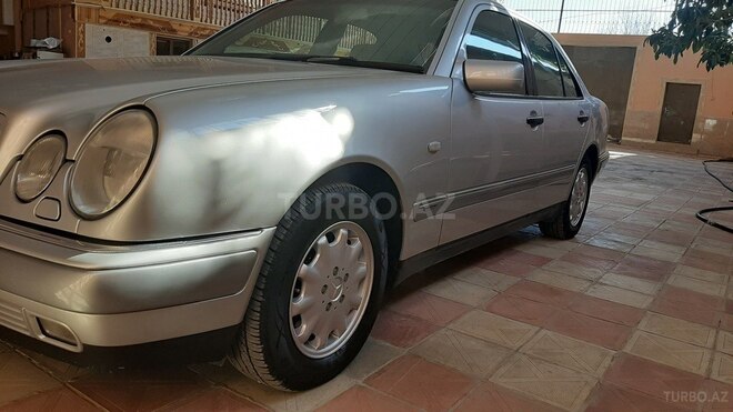 Mercedes E 240 1998, 210,000 km - 2.4 l - Şəmkir