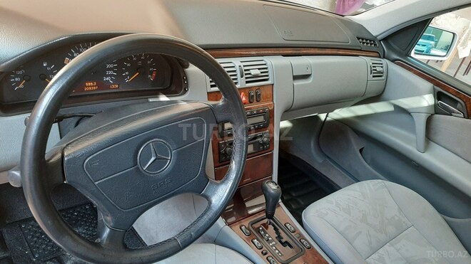 Mercedes E 240 1998, 210,000 km - 2.4 l - Şəmkir