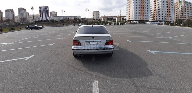 BMW 318 1991, 333,333 km - 1.9 l - Sumqayıt