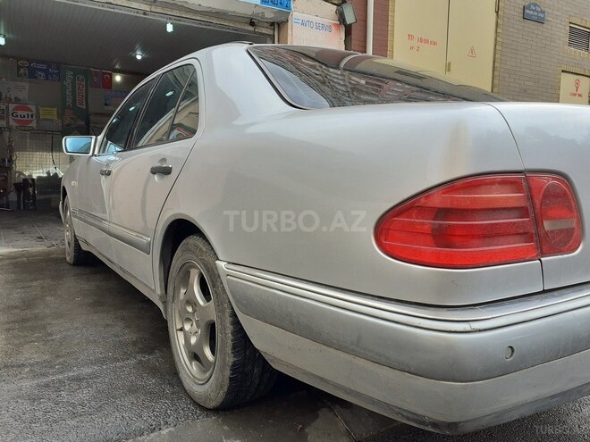 Mercedes E 240 1999, 279,000 km - 2.4 л - Bakı