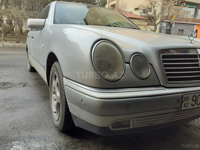 Mercedes E 240 1999, 279,000 km - 2.4 л - Bakı