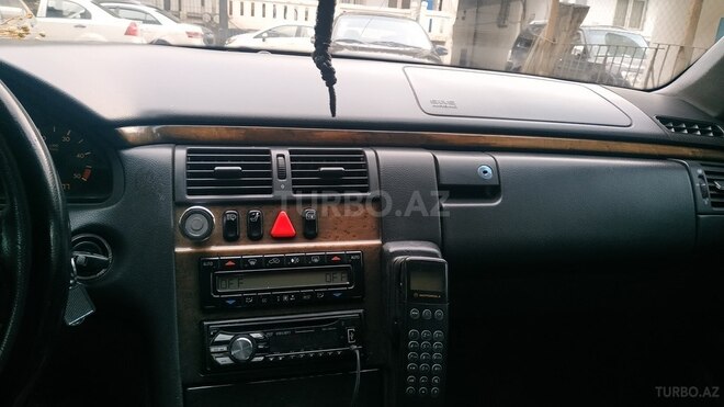 Mercedes E 320 2000, 390,000 km - 3.2 л - Bakı