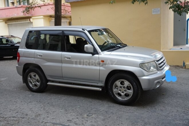 Mitsubishi Pajero io 2001, 270,000 km - 2.0 l - Bakı