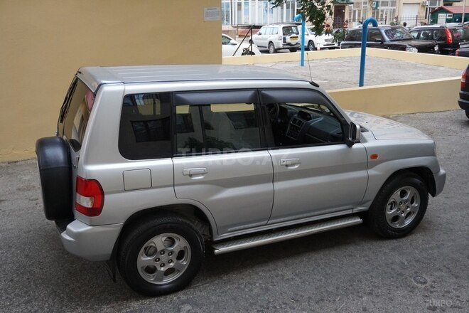 Mitsubishi Pajero io 2001, 270,000 km - 2.0 l - Bakı
