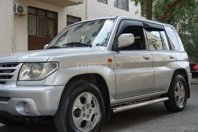 Mitsubishi Pajero io 2001, 270,000 km - 2.0 l - Bakı
