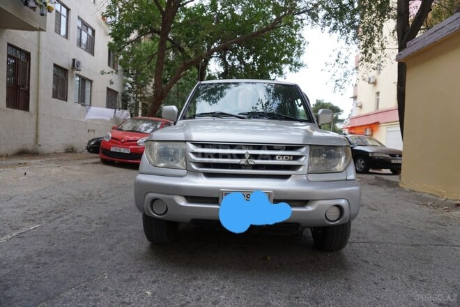 Mitsubishi Pajero io 2001, 270,000 km - 2.0 l - Bakı