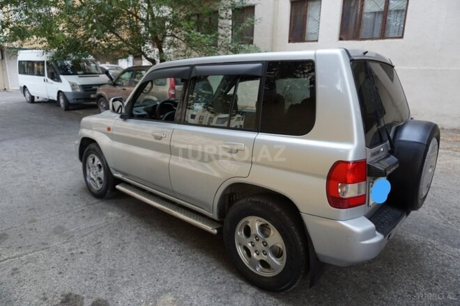 Mitsubishi Pajero io 2001, 270,000 km - 2.0 l - Bakı