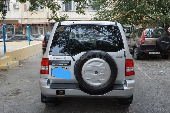Mitsubishi Pajero io 2001, 270,000 km - 2.0 l - Bakı
