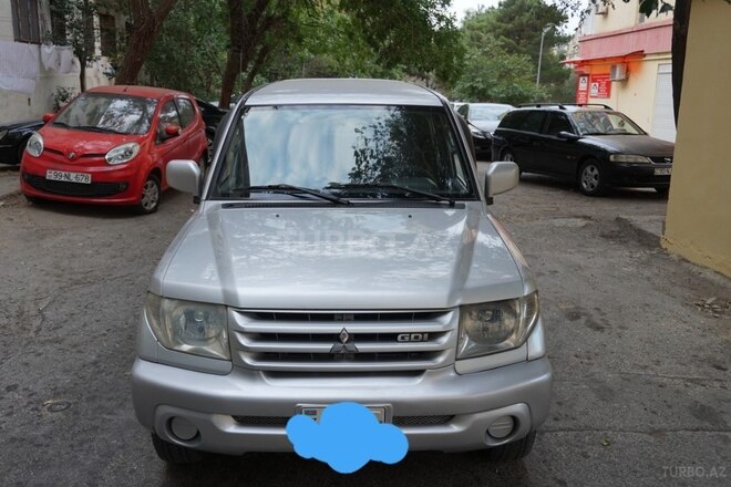 Mitsubishi Pajero io 2001, 270,000 km - 2.0 l - Bakı