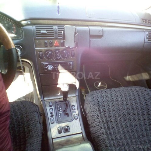 Mercedes E 220 1998, 450,956 km - 2.2 l - Beyləqan