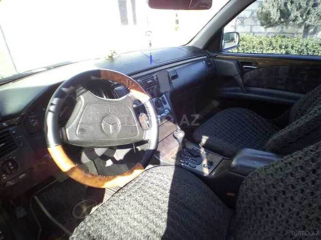 Mercedes E 220 1998, 450,956 km - 2.2 l - Beyləqan